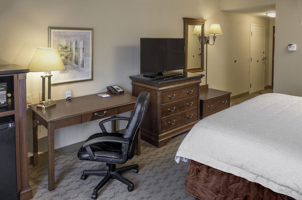 Hampton Inn & Suites Youngstown Canfield - photo 6
