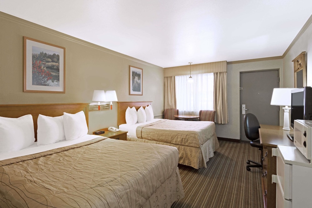 Days Inn by Wyndham Provo - photo 2