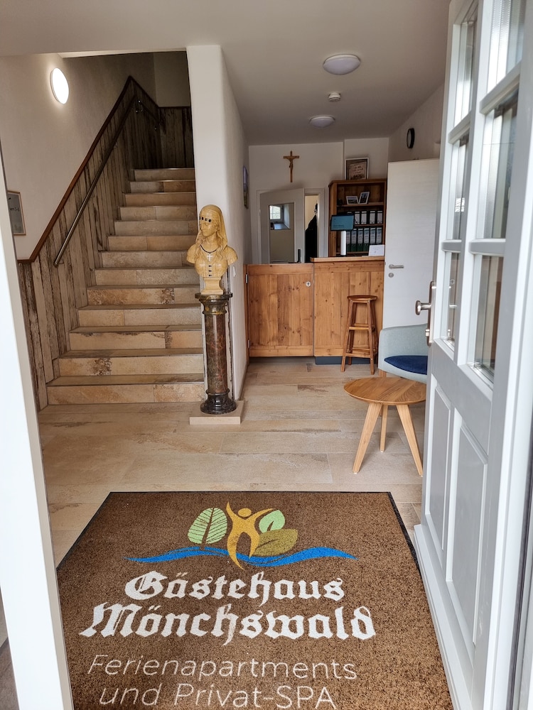 Gästehaus Mönchswald — 4-Star Luxury Hotel in Muhr Am See, Germany