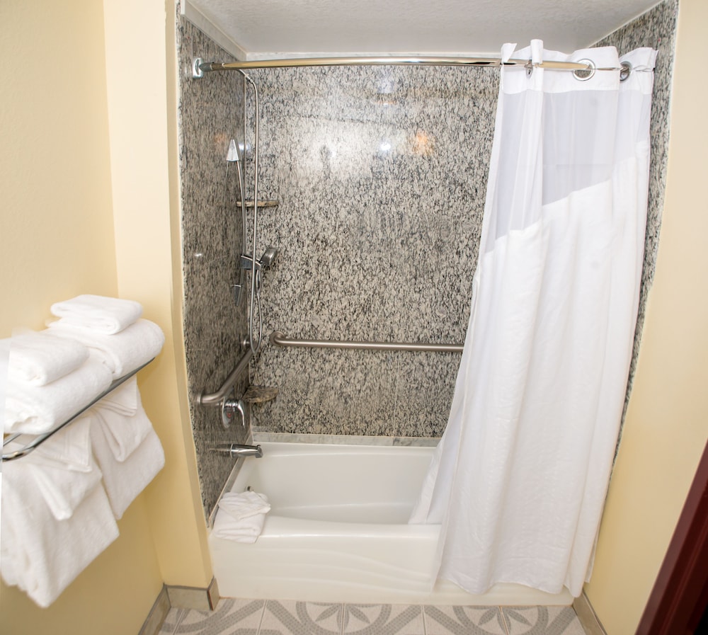 Holiday Inn Express & Suites Cocoa by IHG - photo 52