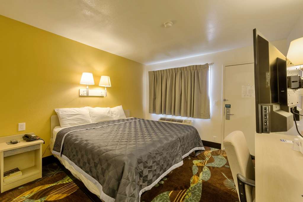 Americas Best Value Inn Amarillo Airport - photo 8