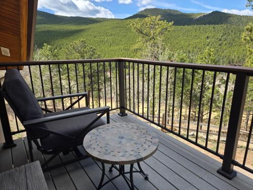 Moose Manor — Golden — photo 2