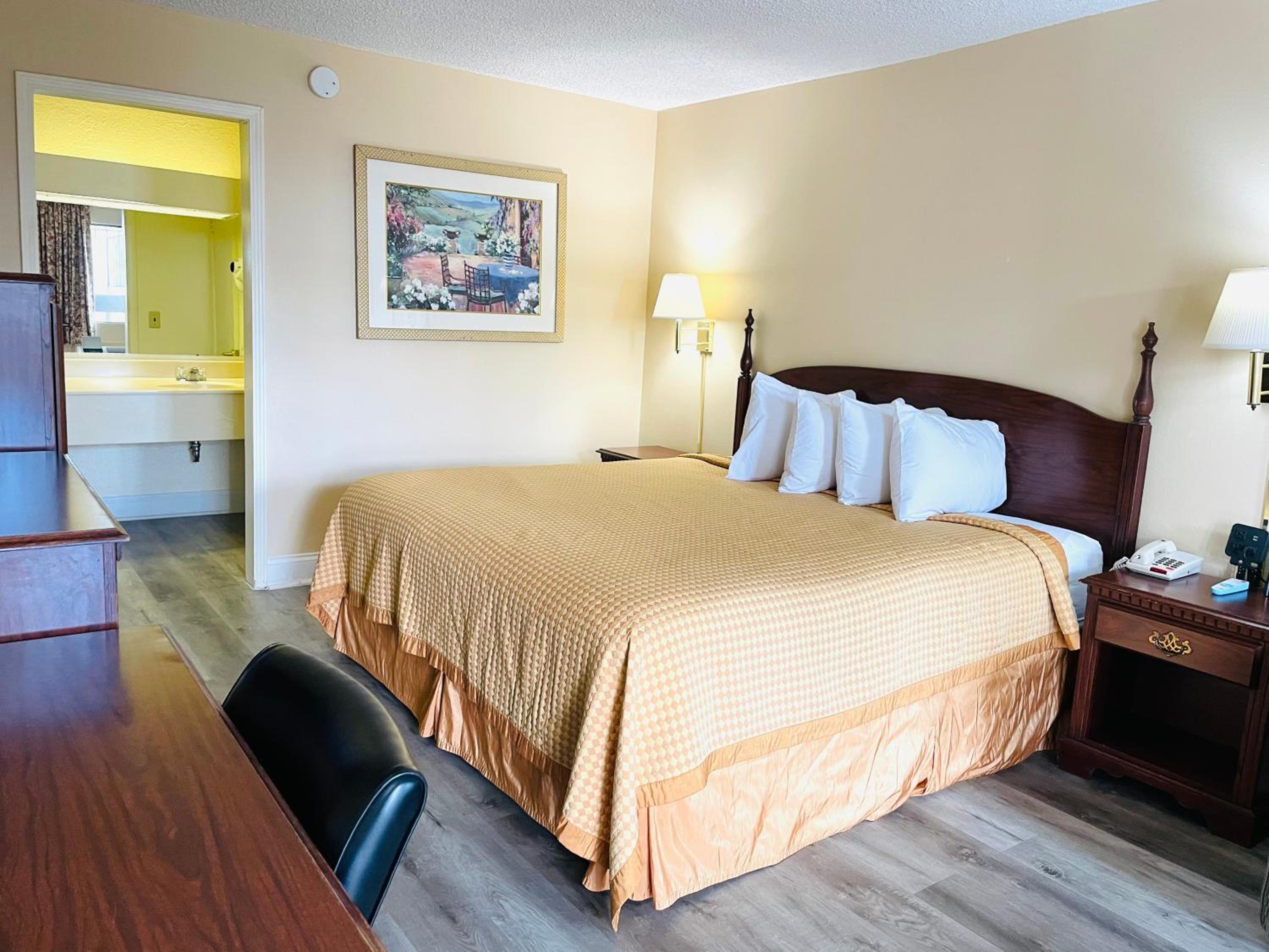 Relax Inn Perry - photo 12