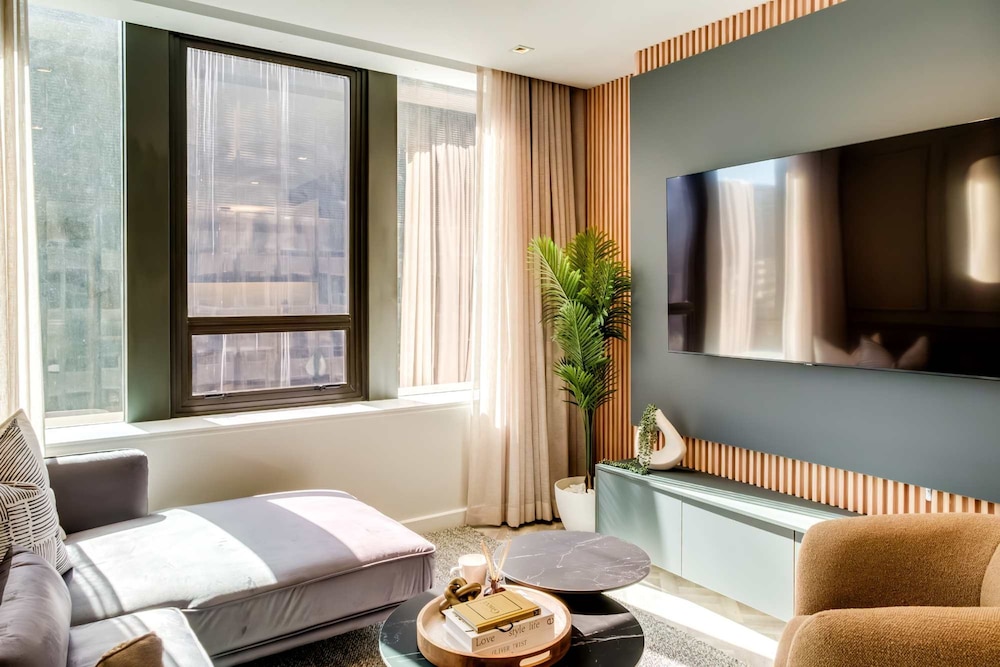 Urban Cape Town Living at City Suite 805