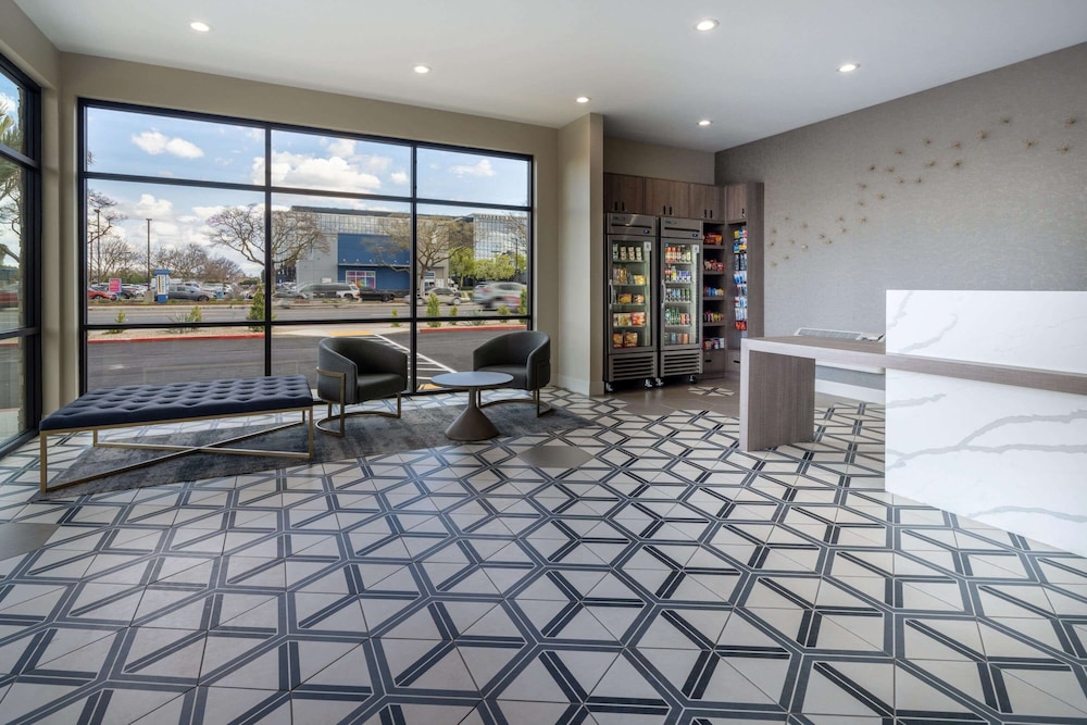 Ramada by Wyndham Modesto Yosemite Area - photo 6