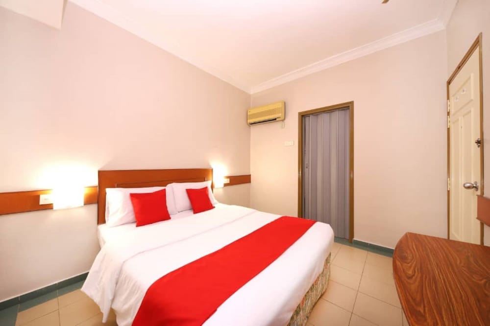 Hotel Famous Inn — Malacca — photo 5