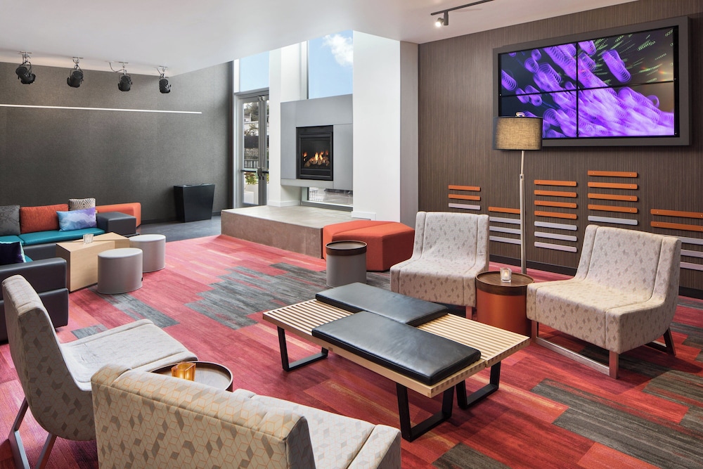 Aloft Seattle Sea Tac Airport - photo 12