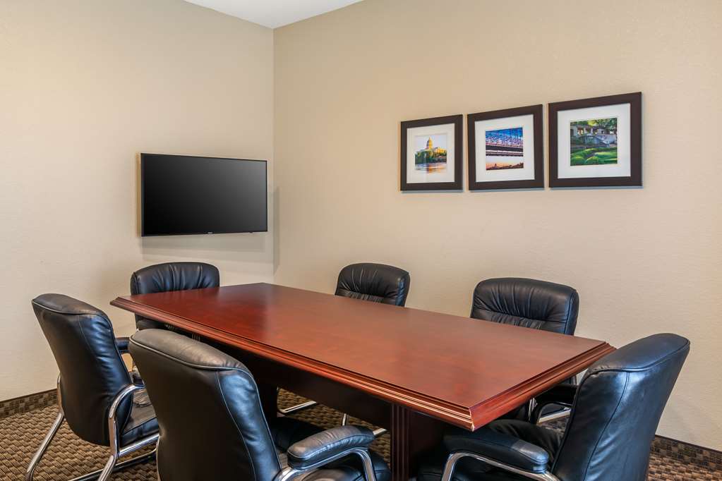Comfort Suites Jefferson City - photo 63