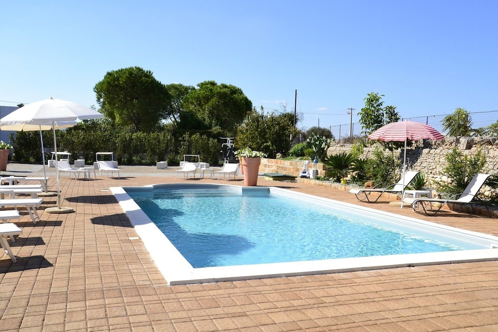 Agriturismo Masseria Alberotanza — 4-Star Luxury Hotel in Conversano, Italy