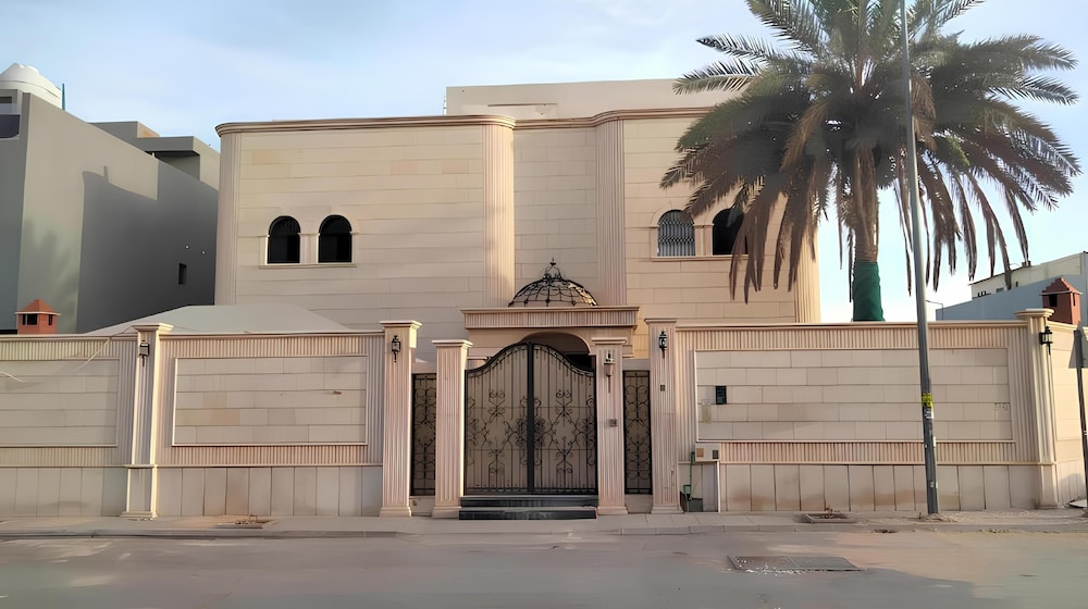 Al Rayyan Residential Suites - carbon neutral hotel in Riyadh