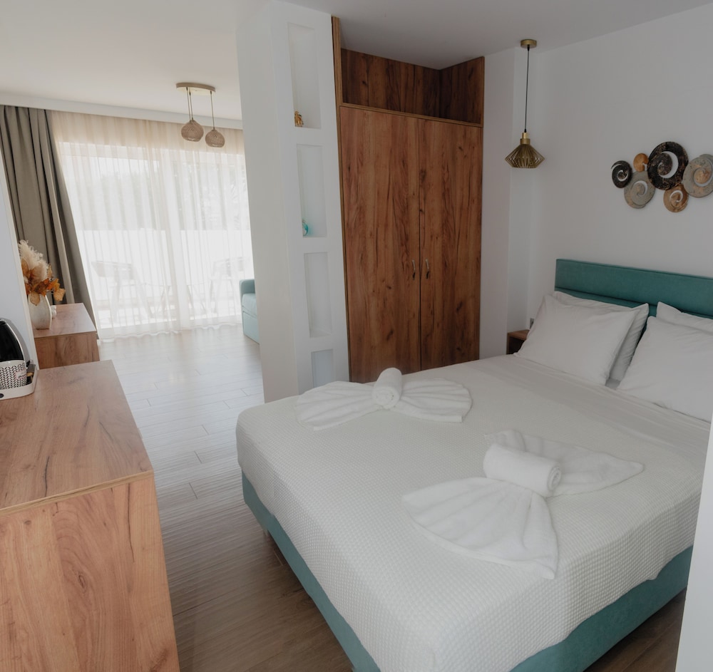 Sun Shine Hotel - carbon neutral hotel in Rodos