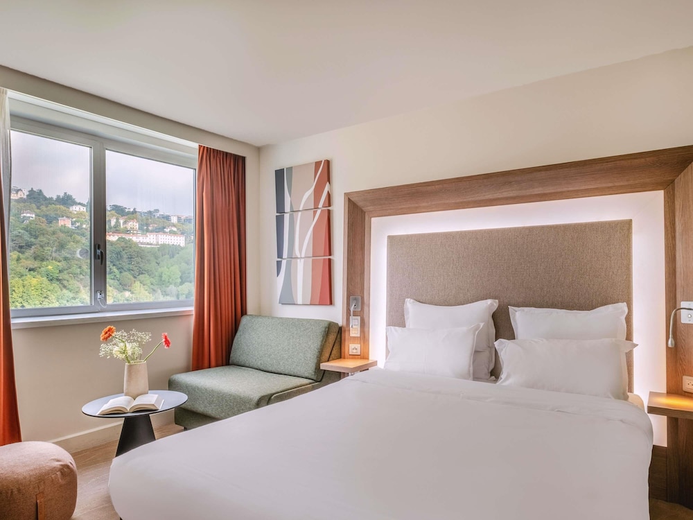 Novotel Lyon Centre Confluence Bord de Saone — 4-Star Luxury Hotel in Lyon, France