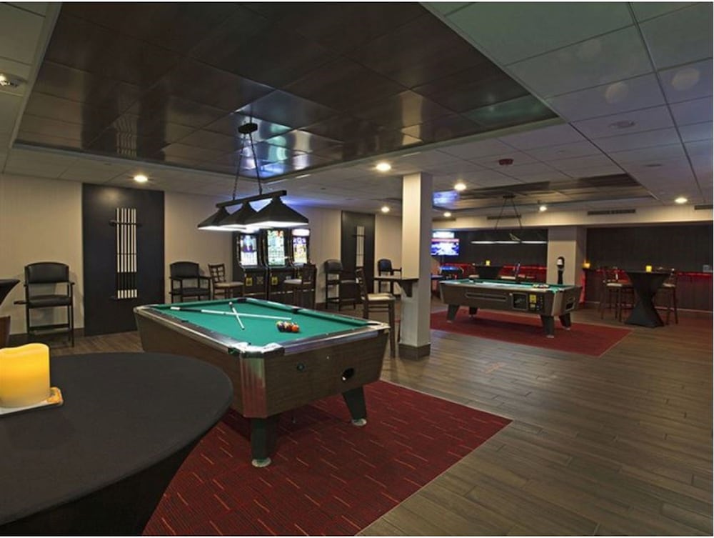 Holiday Inn Des Moines Airport Conf Center by IHG - photo 52