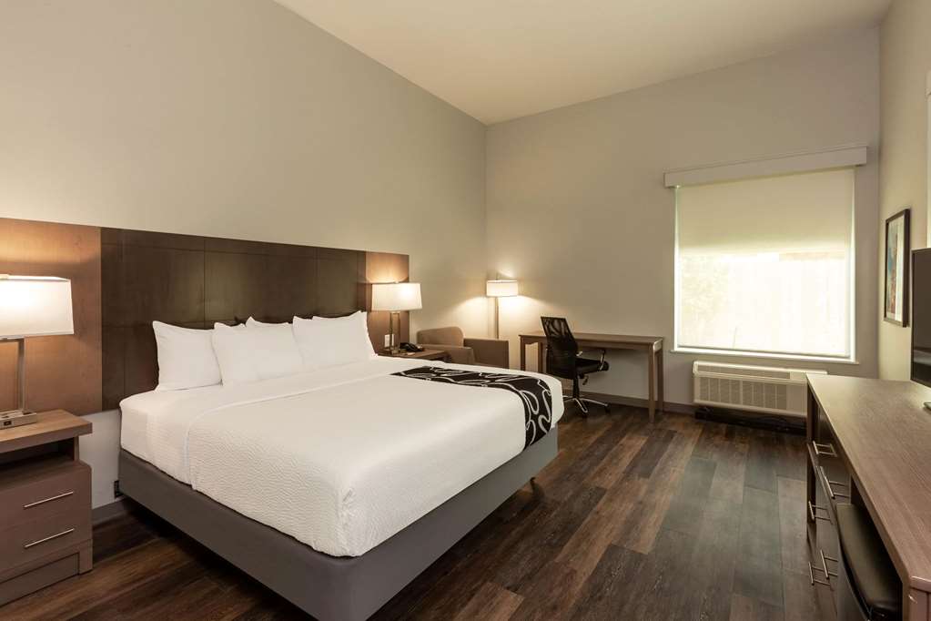 La Quinta Inn & Suites by Wyndham Lafayette Oil Center - photo 14