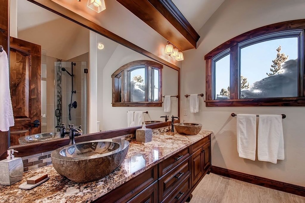Slopeside Manor On Peak 8 By Pinnacle Lodging - photo 28