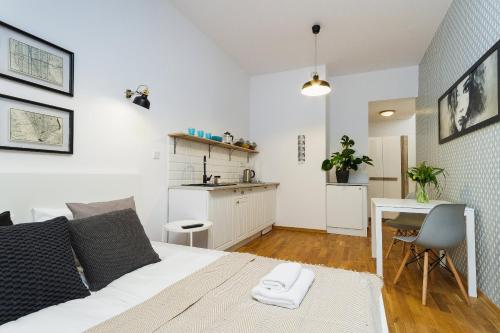 Apartment with balcony Rzeszowska 4 Street — 4-Star Luxury Hotel in Krakow, Poland