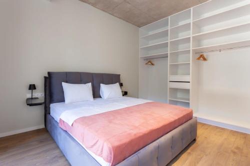 2BR luxury apartment with 2 Balconies in historic Tbilisi