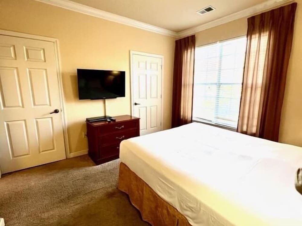 3 Bed 2 Bath Condo Tuscana Resort 3 Bedroom Condo by RedAwning - photo 11