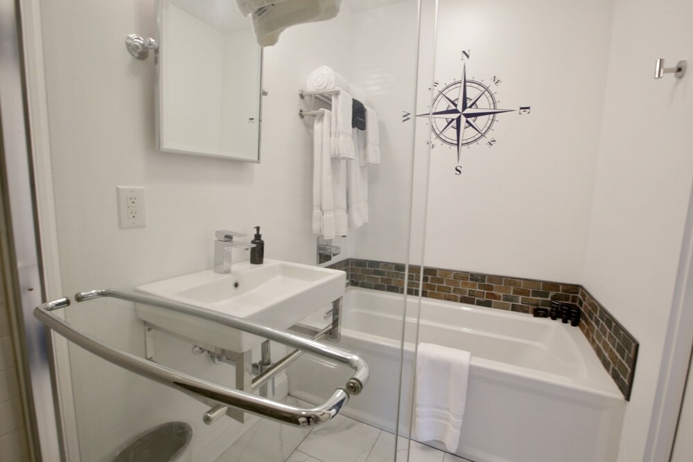 Hudson Whaler - photo 22