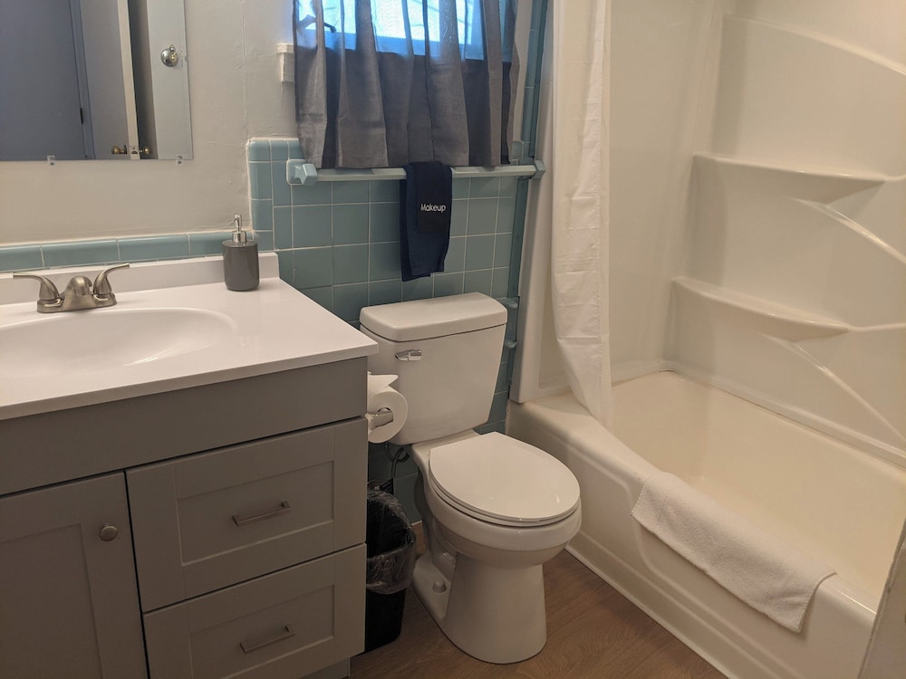 Riverboat Inn and Suites - photo 26