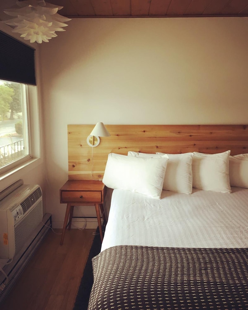 Monarch Motel - photo 16