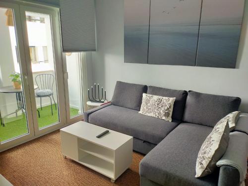 PREMIUM La mejor ubicaciA3n con Aire Acondicionado InsonorizaciA3n Terraza y Equipamiento en El Puerto de Santa MarA a Grupo de solo menores de 25 no aceptados salvo fianza adicional in El Puerto De Santa Maria, Spain