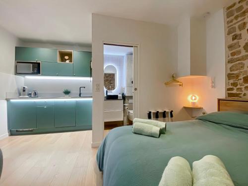 Le Nid Vannetais Quartier Historique Et Gare a Pied in Vannes, France