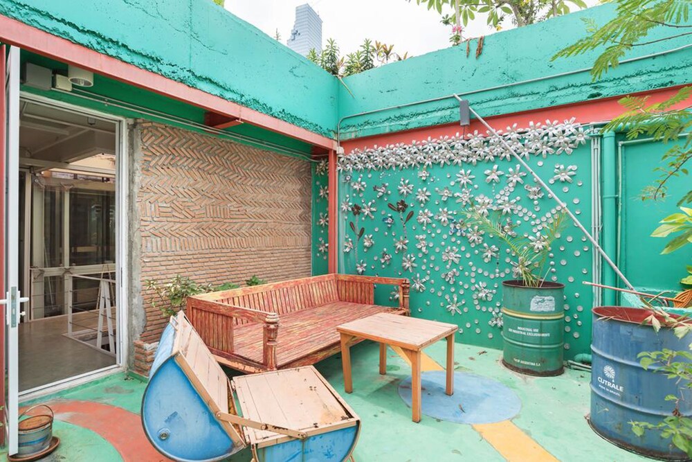 Saladaeng Gallery Hostel By Favstay