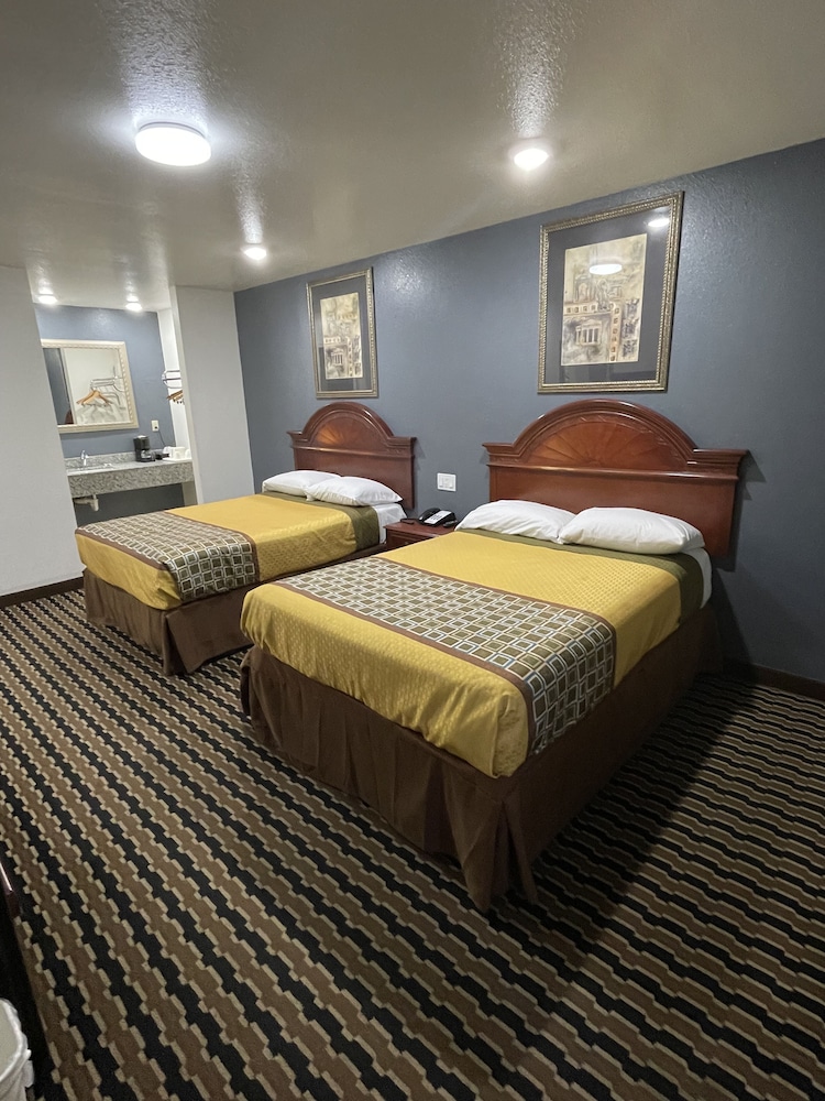 Sallisaw Inn - photo 10