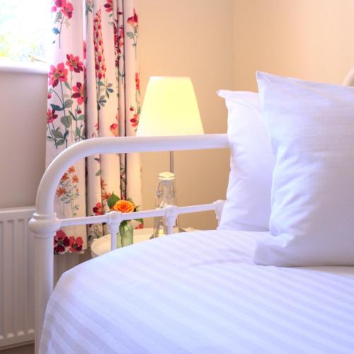 Meadowbrook House — 4-Star Luxury Hotel in Totnes, United Kingdom