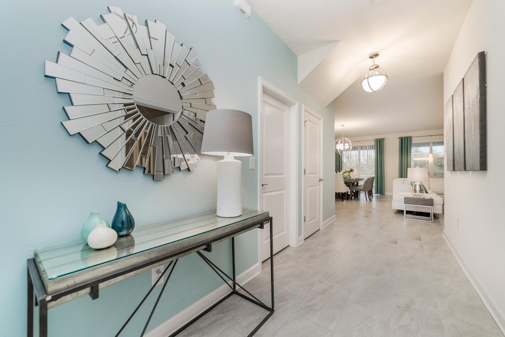 Spacious 6BR w Pool SPA With a Stunning Green View - photo 25