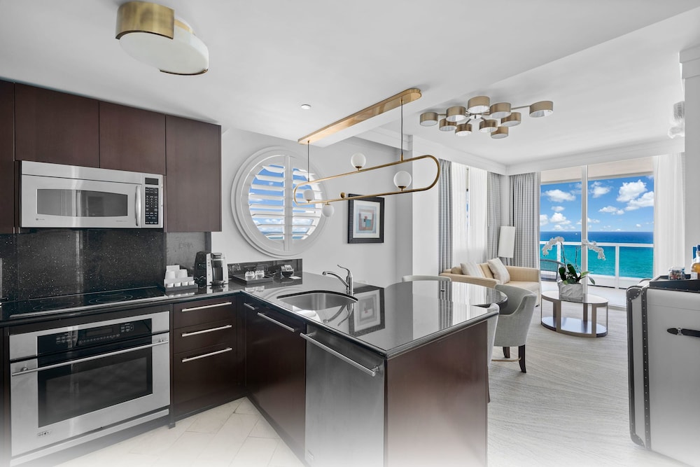 Fontainebleau Miami Beach Private Luxury Suites - photo 115