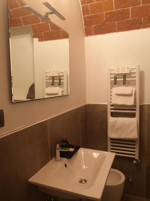 Maison Tuscany Bed&Breakfast — 4-Star Luxury Hotel in Sinalunga, Italy