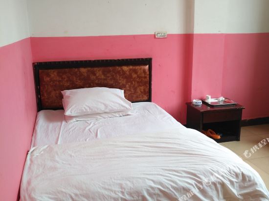 Guangyuan Hotel — Unknown City — photo 4