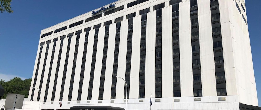 Capital Plaza Hotel - photo 42
