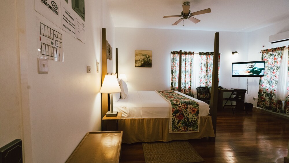 Mermaid Beach Hotel — Hillsborough — photo 4