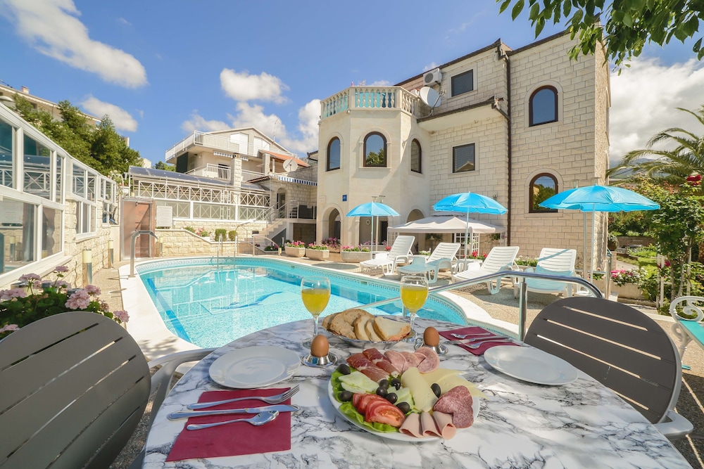 Apartments Milenka — 4-Star Luxury Hotel in Split, Croatia