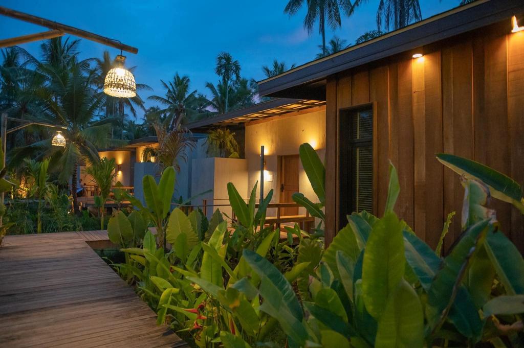 บ้านไร่มีสุข Baanrai Meesuk in Surat Thani, Thailand