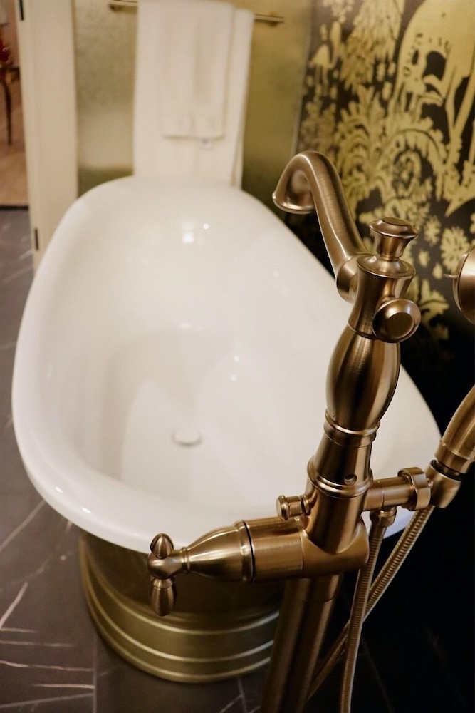 The Edward Hotel - photo 46
