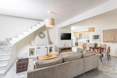 Sea Breeze Villa — 4-Star Luxury Hotel in Pefkochori, Greece