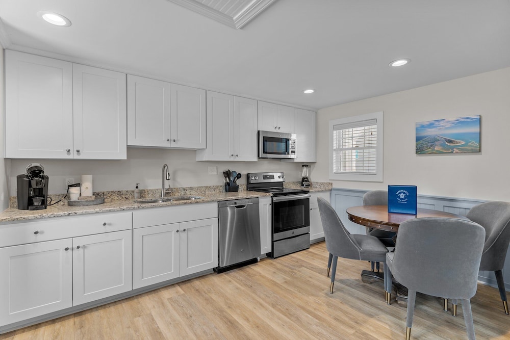 Loggerhead Inn and Suites - photo 54