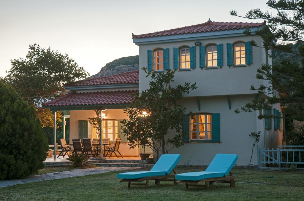 Aeolos Villa — 4-Star Luxury Hotel in Marathokampos, Greece