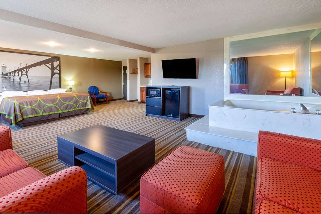 Super 8 by Wyndham Roseville Detroit Area - photo 37