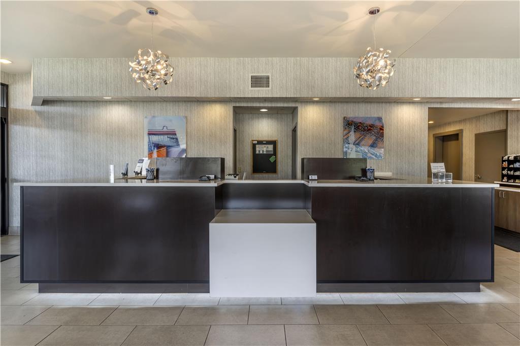 Best Western Plus Castlerock Inn & Suites — Bentonville — photo 2