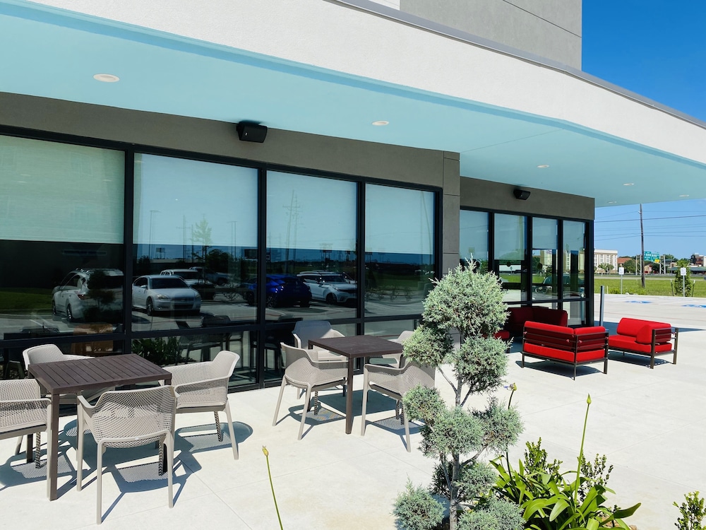 avid hotels Beaumont by IHG - photo 46
