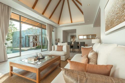 V165 Famous Anchan Flora 4 BR — 4-Star Luxury Hotel in Thalang, Thailand