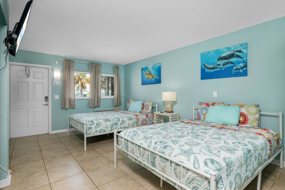 Latitude 26 Waterfront Resort & Marina - photo 28