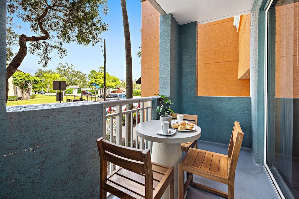 Dharma Home Suites South Miami at Red Road Commons - photo 46