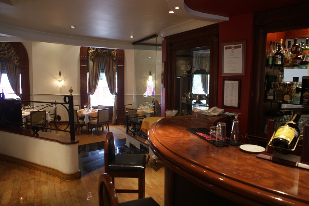 Hotel Bar