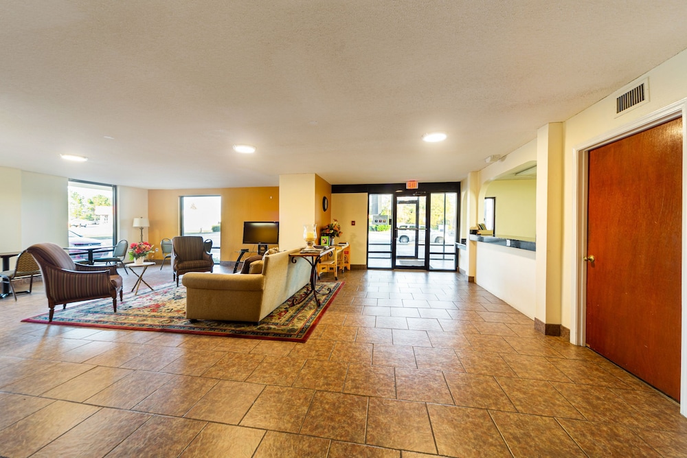 Days Inn by Wyndham Atmore - photo 5